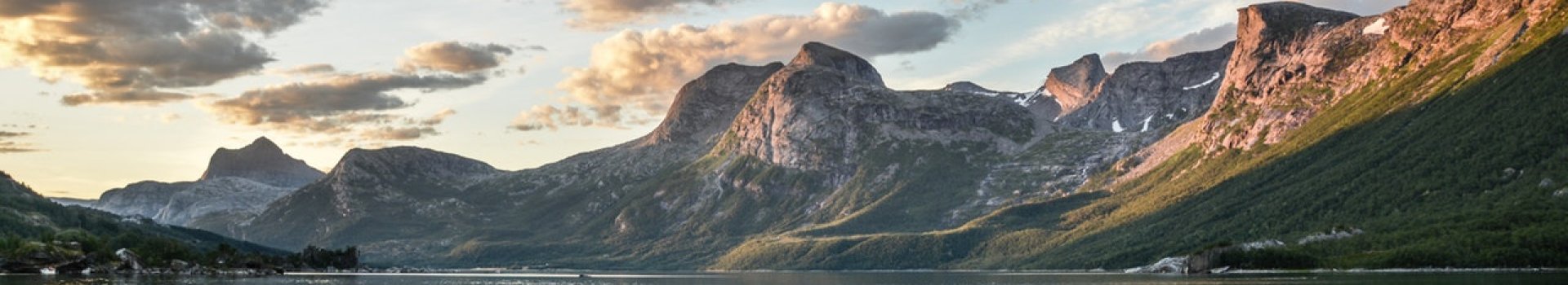 mountain and lake at sunset 135157.jpg